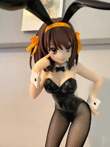 HARUHI BUNNY BICUTE FIGURE