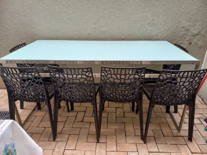 Mesa de 8 lugares em inox (obs; sem as cadeiras)