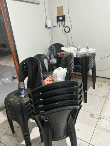 Mesa cadeira novas sem uso