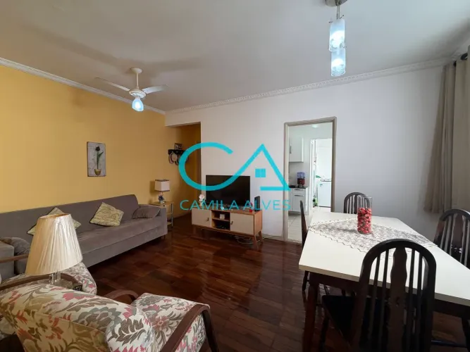 Apartamento de dois dormitórios na quadra da praia na Pompeia