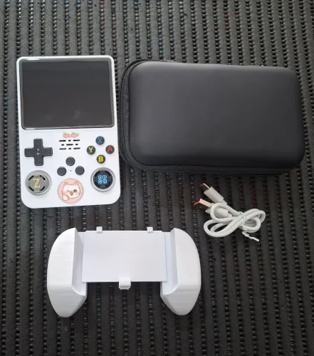 Console retrô R36s (ArkOs versão clone de 1gb de ram) com case e acessórios