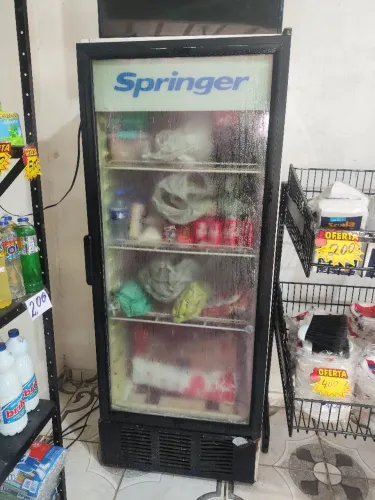 Expositor Springer gelando muito 