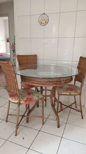 Mesa + 3 cadeiras vime sintético