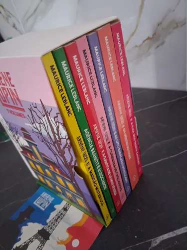 Box Arsene Lupin com 7 livros + Cartão Postal