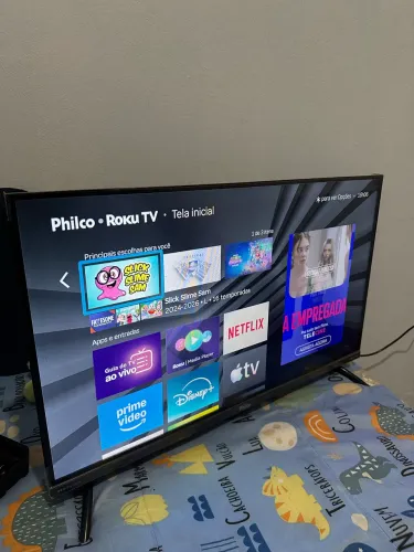 Tv smartv 32 novinha Philco Roku