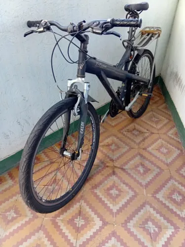 Vendo uma Bicicleta Caloi Aro 26 T-type Mountain Bike Cor Preto