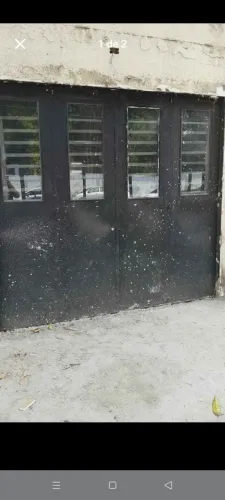 Porta de ferro de duas folhas usado 