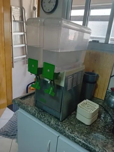 Refresqueira Bras com duas cubas 7,5litros cada.