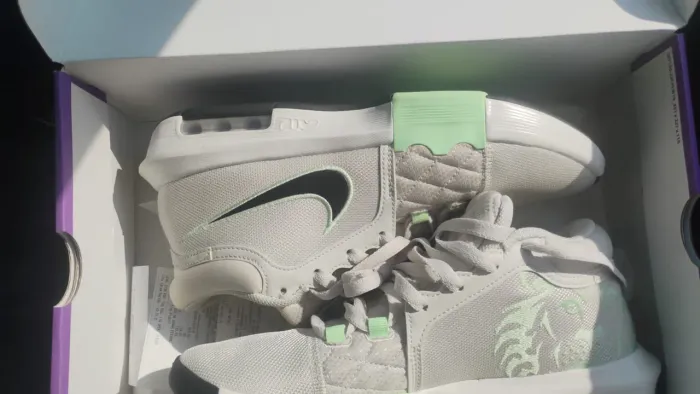 Tênis Nike lebron witness 8 novo tamanho 41 usado apenas a 5 meses