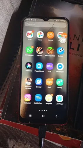Estou vendendo esse celular muito bom 64gb