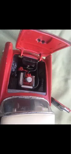 Carrinhos de ferro cópias autênticas do carro original