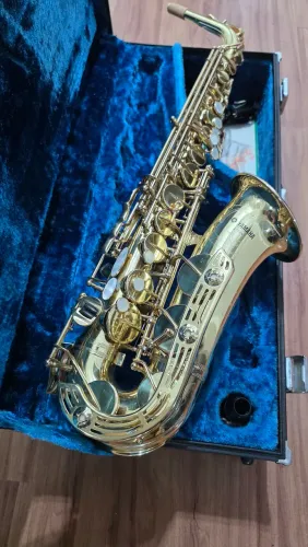 Saxofone Alto Yamaha YAS 61 Purple todo Sapatilhado