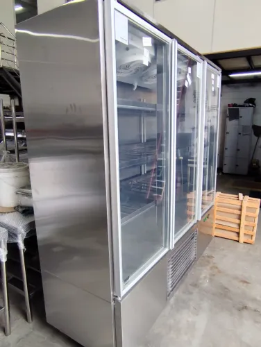 Expositor Vertical para Congelados -18°C em Inox 3 Portas