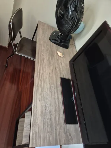 Escrivaninha 1,60 x 0,60