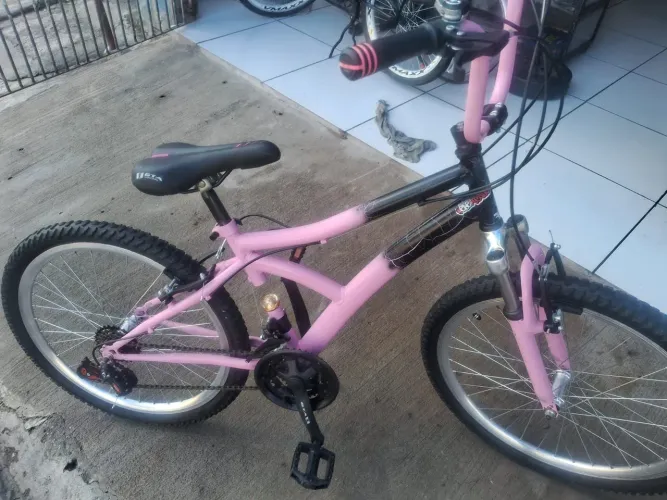 Bicicleta aro 24 feminina semi nova