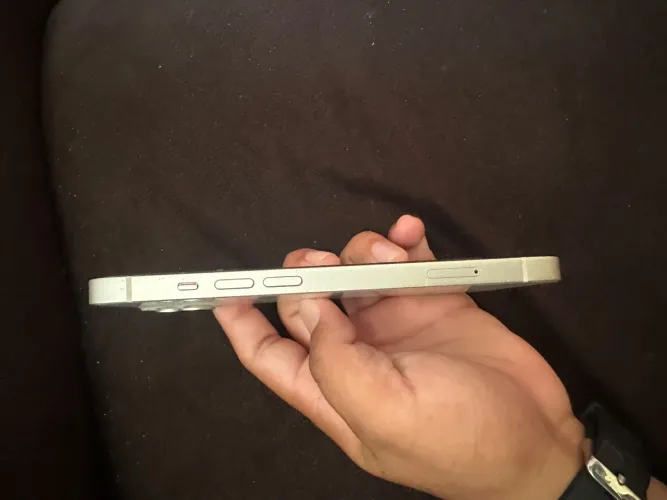 iPhone 13 em perfeito estado