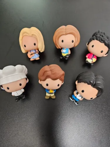 Coleção completa bonecos FRIENDS (Ross, Chandler, Rachel, Phoebe, Monica e Joey).