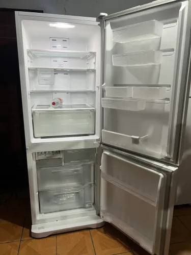 Vende-se geladeira Electrolux frost free 454 litros conservada