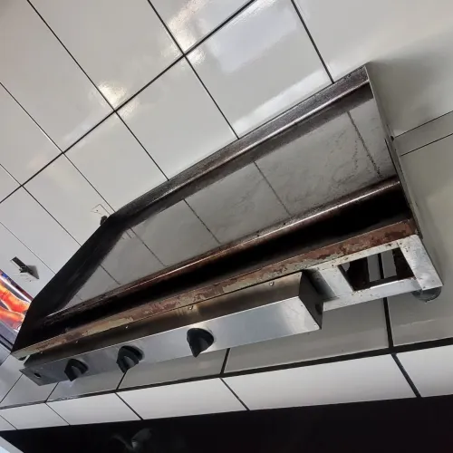 Chapa a gás para lanches e porções