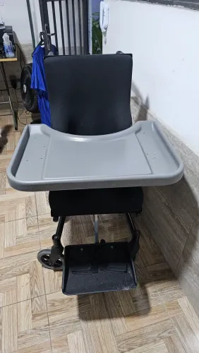 Cadeira de rodas postural infantil