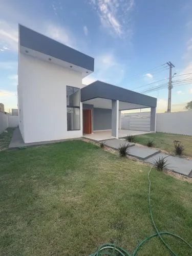Casa à venda no Plano Diretor Sul de Palmas, com 3 quartos, sendo 2 suítes plenas.  REF: 7