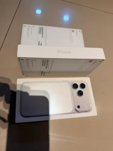 IPHONE 17 PRO MAX AMERICANO TOP DD LINHA LACRADO  ( Silver e -sim americano )