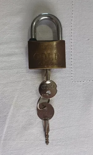 Cadeado tetra Gold tamanho 50 usado 