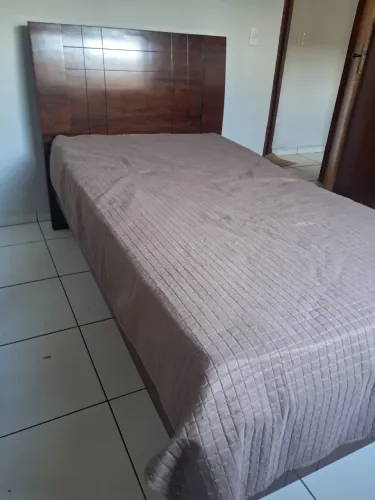 Cama solteirão de madeira 