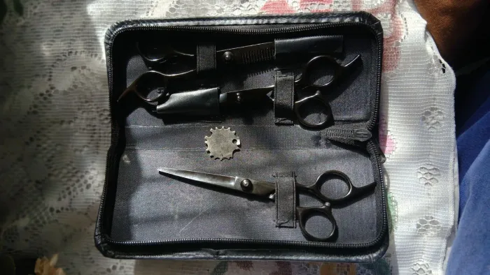 Tesouras+utensílios para barbeiro 