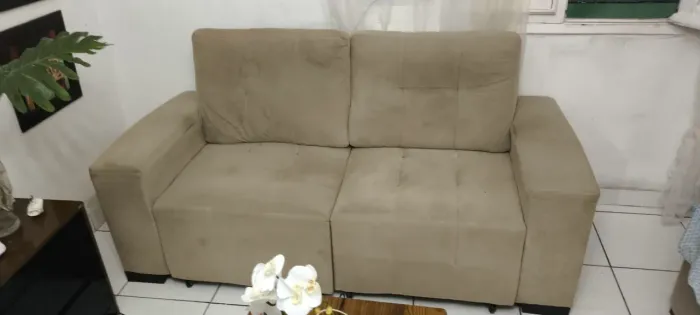 Sofá Veludo na Cor Cáqui 2,00 Metros