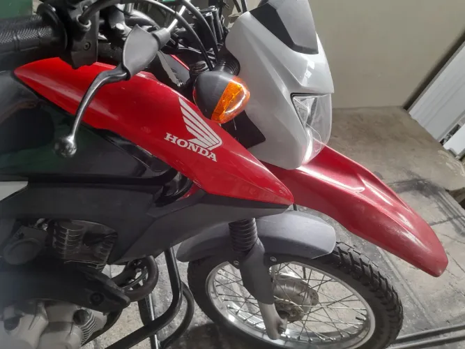Honda bros 160 único dono.