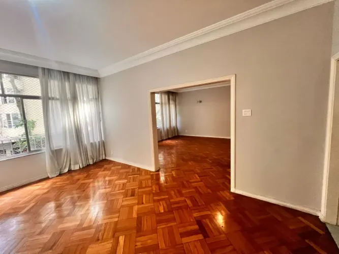 Quadra praia planta ampla e circular ótima localização