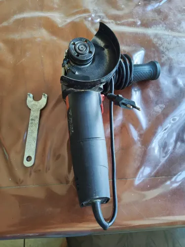 Esmerilhadeira Skil 830W