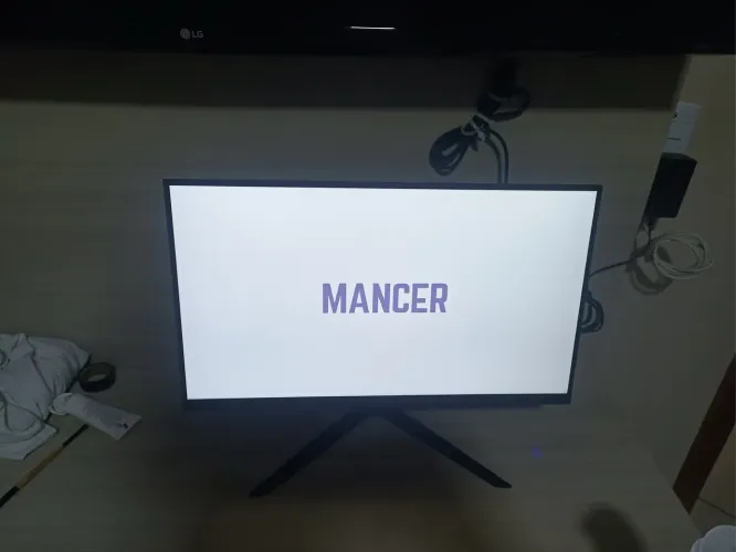 Monitor Mancer 21p 100hz