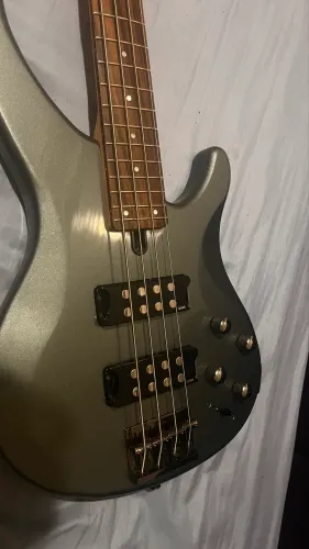Yamaha TRBX304 Mist Green - Impecável, 1 Ano de Uso