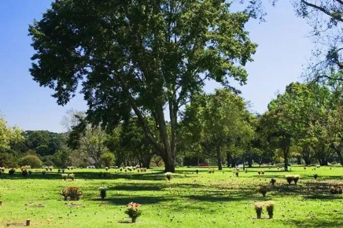 Jazigo em Área Nobre no Cemitério Parque Iguaçu (Curitiba)