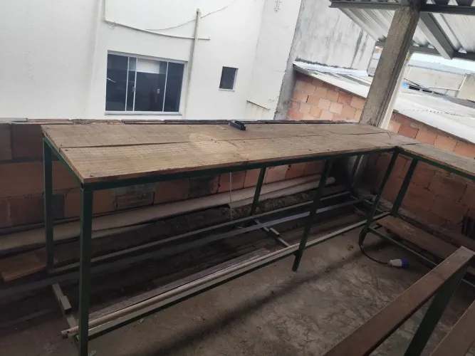 Duas Bancadas de trabalho em Metalon 3,00m x 95cm x 60cm