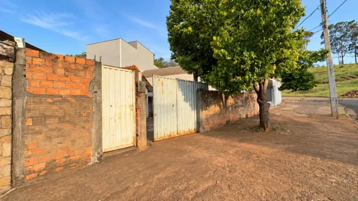 Casa à venda com 3 quartos no bairro Carnascialli, Zona Norte de Londrina