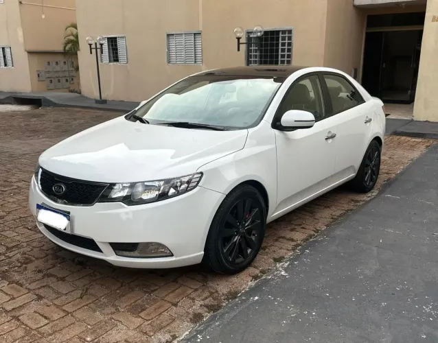 Kia Motors Cerato 1.6 16V Aut. 2013