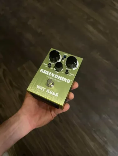 Este é um pedal de efeito de guitarra Way Huge Green Rhino Overdrive MKIV