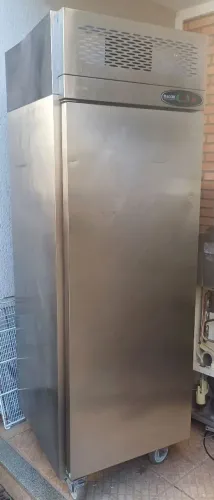 Refrigerador Macom, portas nos 02 lados.