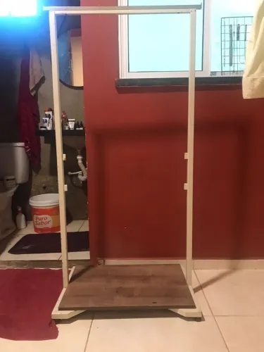 Arara de Roupas em ótimo estado
