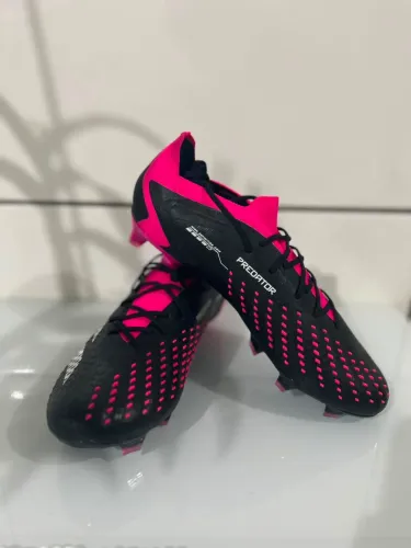 Chuteira Adidas Predator