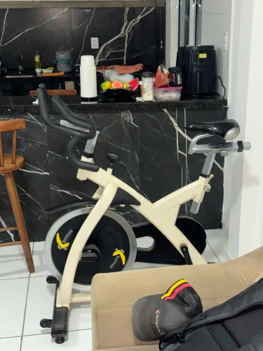 Bicicleta Spinning Profissional Konnen Fitness - Alta Resistência