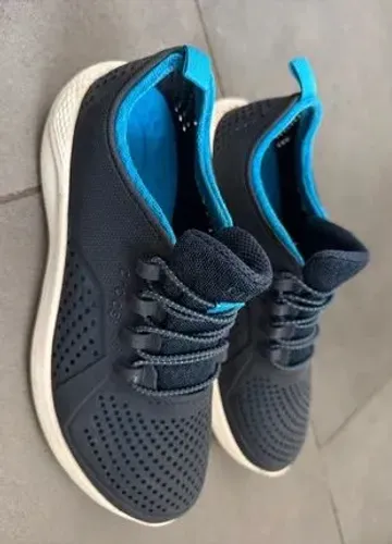 Tênis crocs c13
