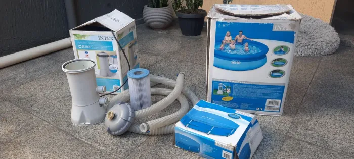 Piscina Intex 3 mil litros com capa e bomba