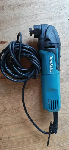 Multiferramenta Makita