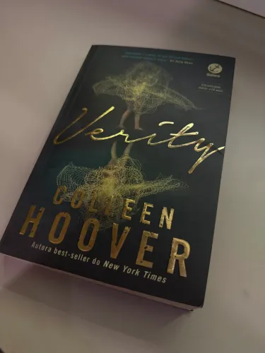 Verity- Colleen Hoover