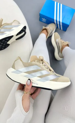 Tênis Feminino Adidas Adizero Evo Prime Importado Bege/Prata Disponível 34 AO 39