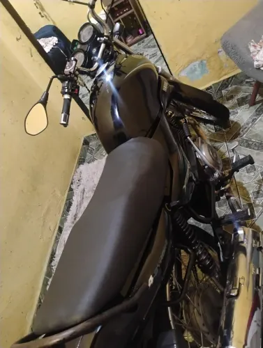 Vende se moto YBR 125 2006 cor preta valor 7.000